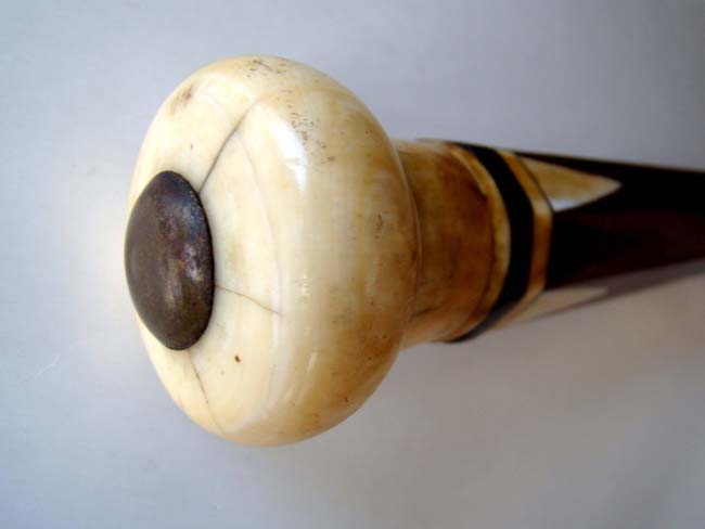 A large and heavy Whale ivory mounted mahogany walking stick with 32 diamond shaped whalebone and ebony inlays circa 1850-1860 — image 3